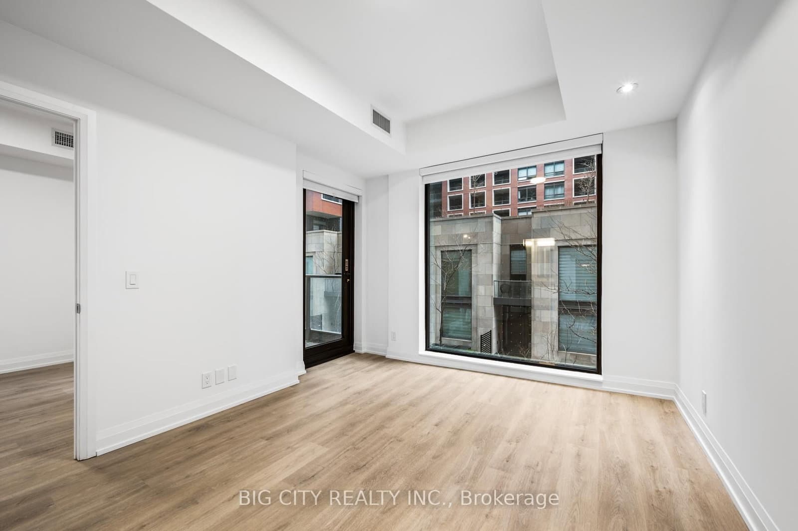 36 Brentcliffe Road, Unit M04 - Image 1