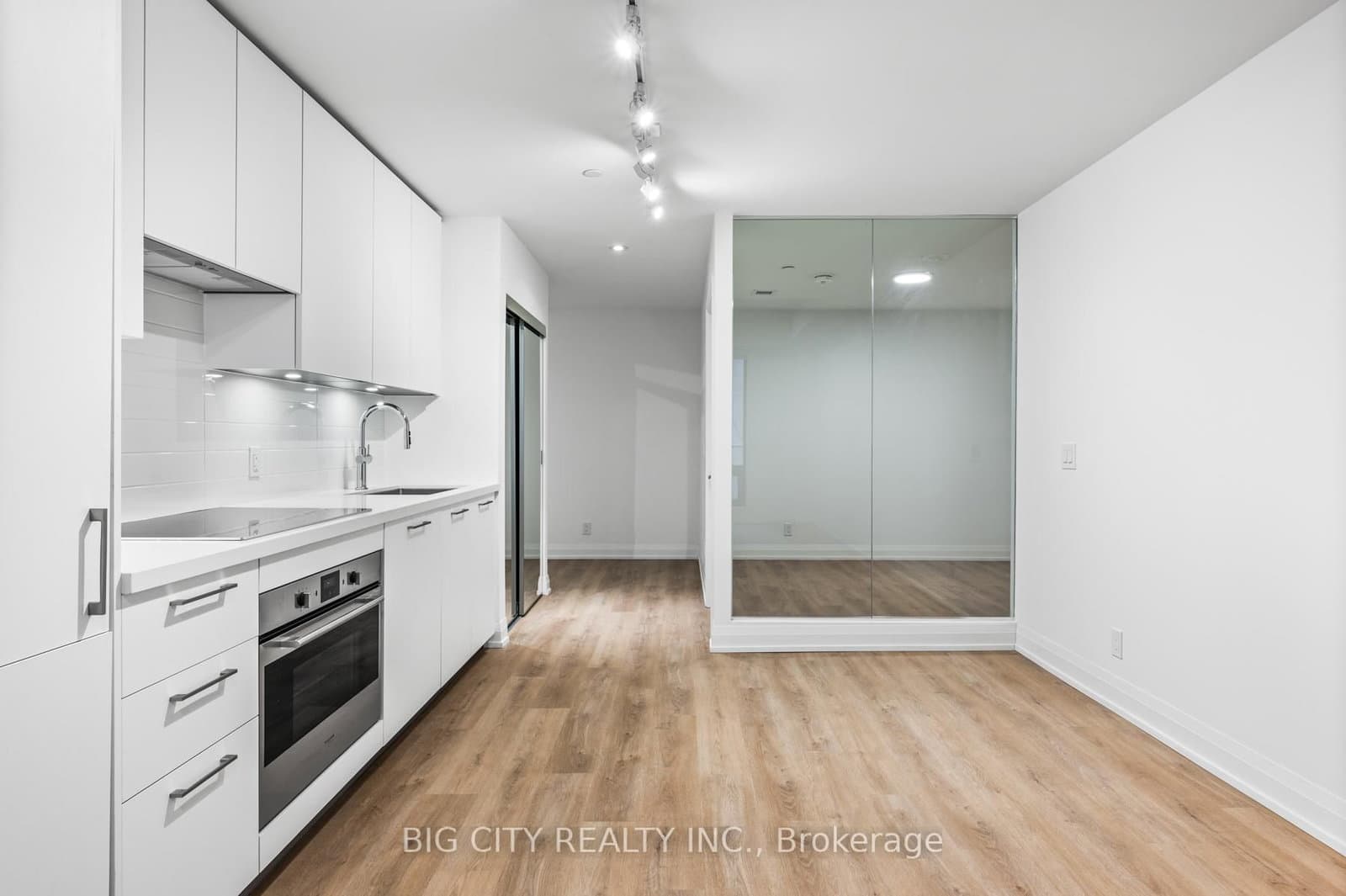 36 Brentcliffe Road, Unit M04 thumbnail 11