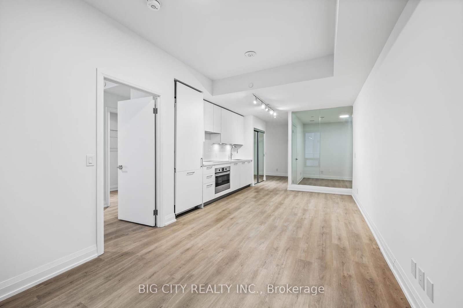 36 Brentcliffe Road, Unit M04 thumbnail 12