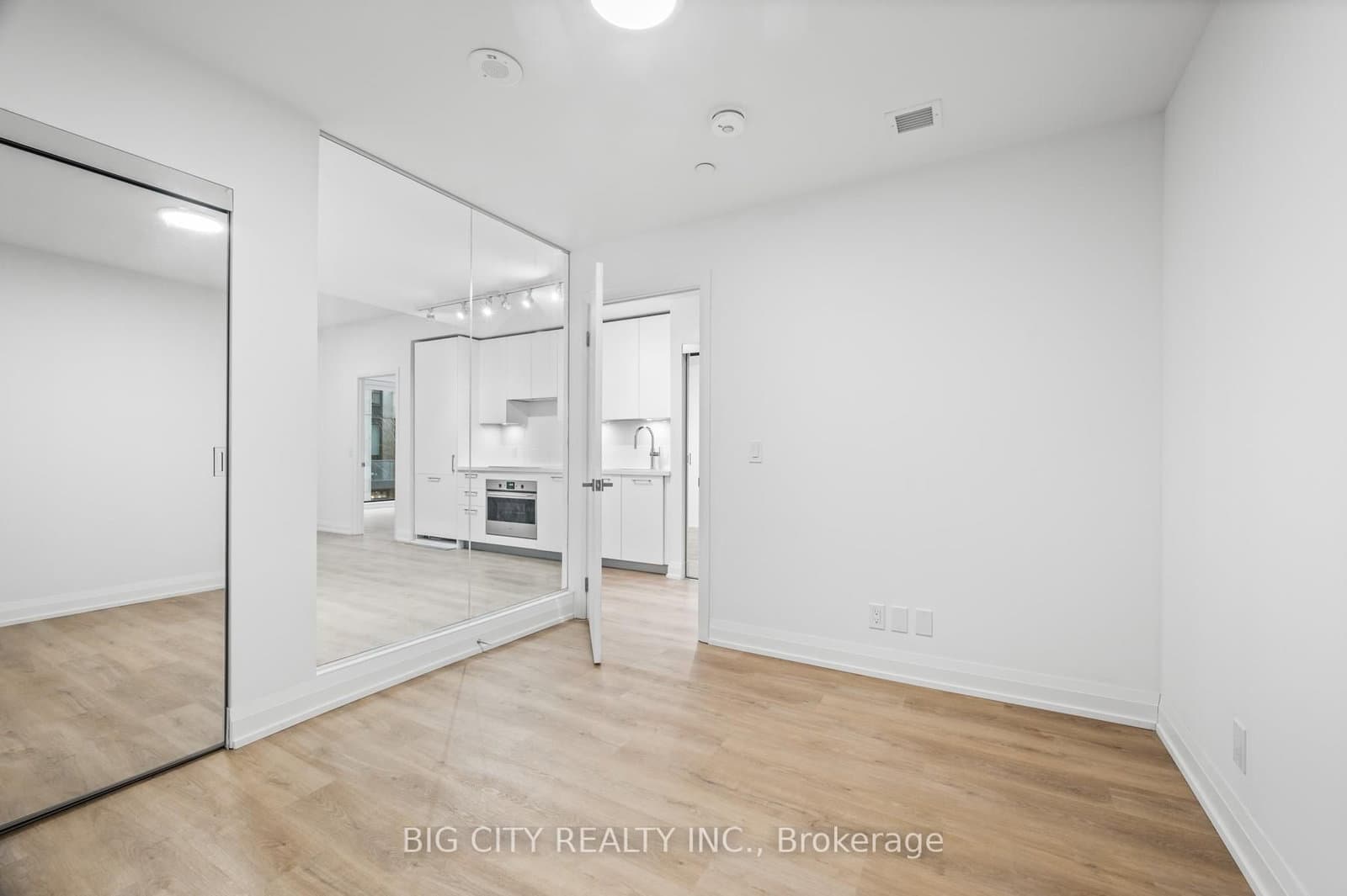 36 Brentcliffe Road, Unit M04 thumbnail 22