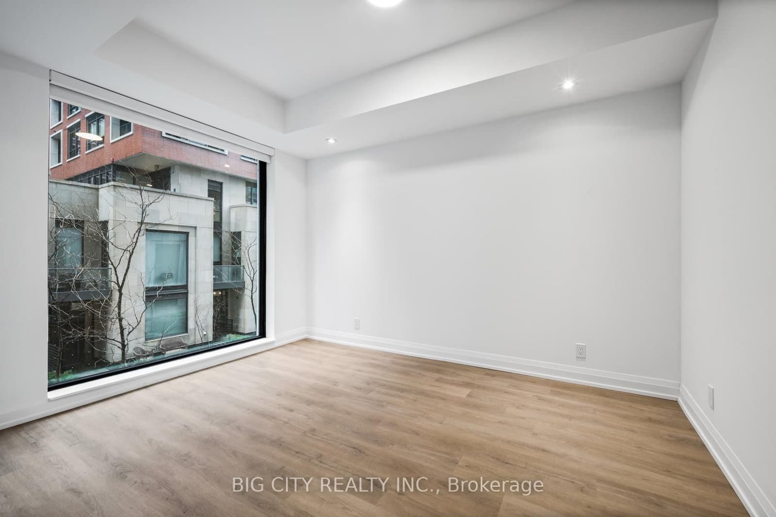 36 Brentcliffe Road, Unit M04 thumbnail 4