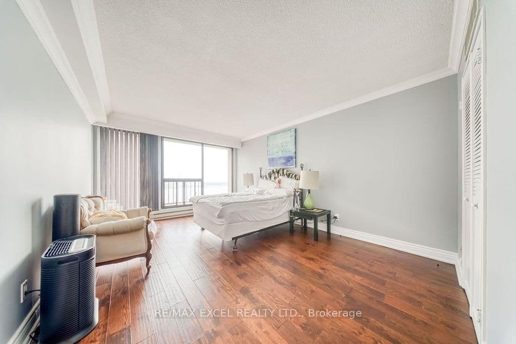 65 Harbour Square, Unit 3403 thumbnail 18