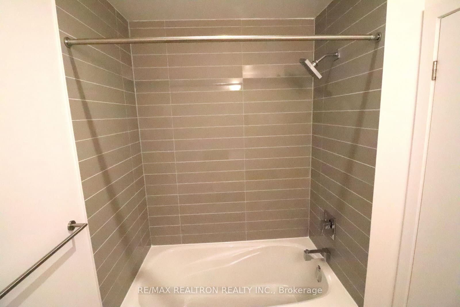 87 Peter Street, Unit 4505 thumbnail 15