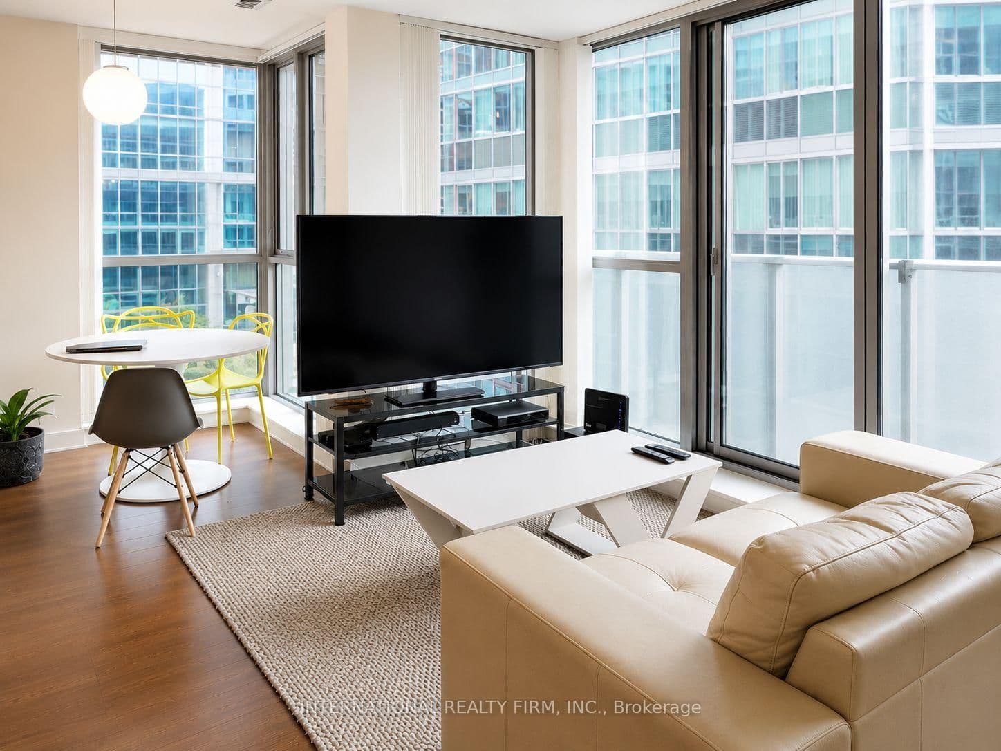 375 King Street W, Unit 504 thumbnail 2