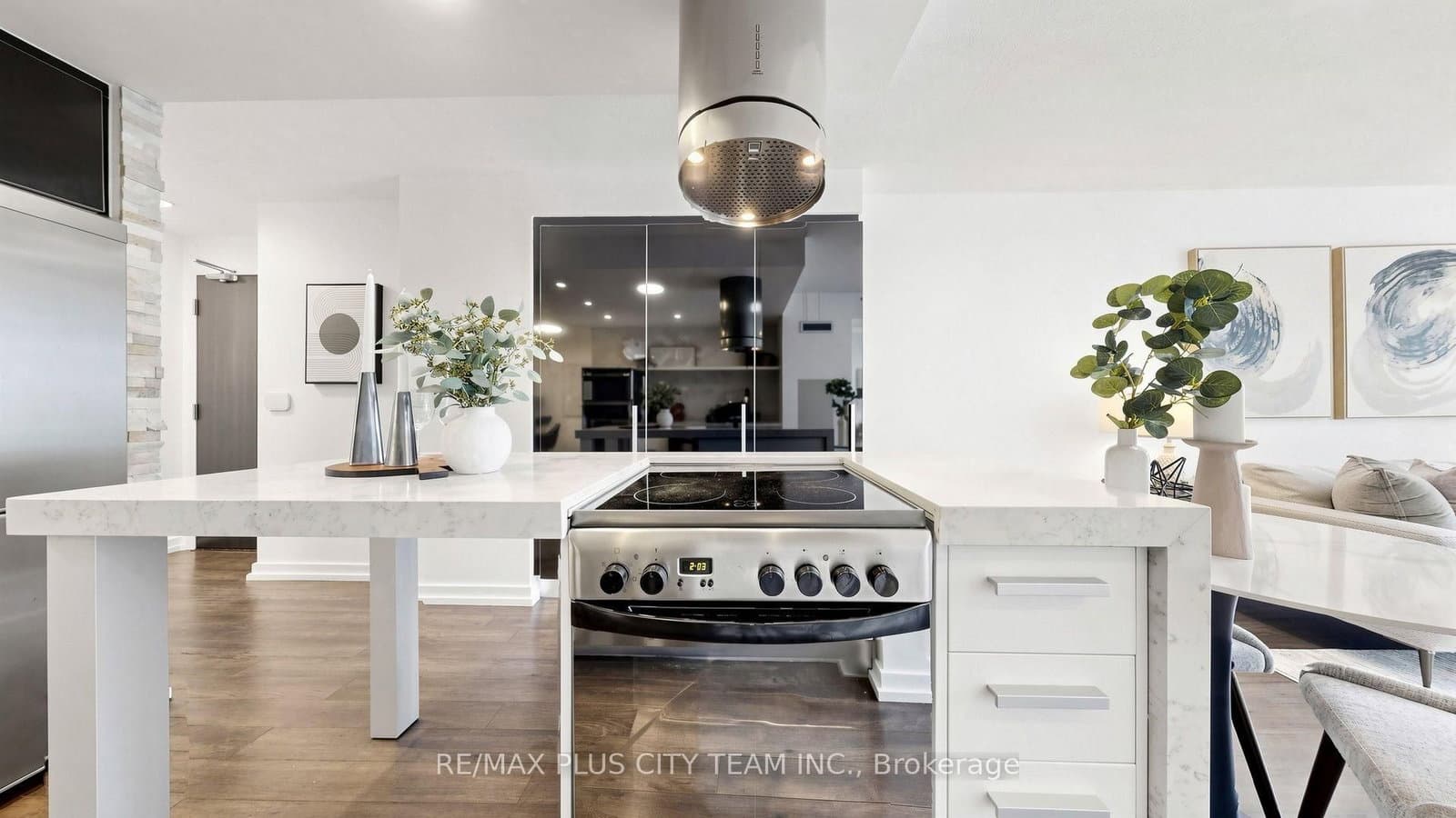 38 Dan Leckie Way, Unit 1103 thumbnail 11