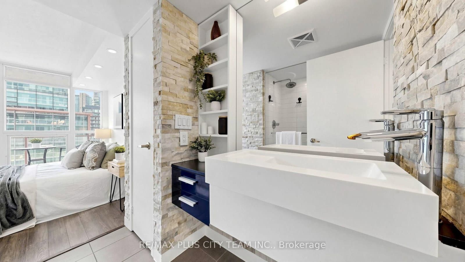 38 Dan Leckie Way, Unit 1103 thumbnail 14