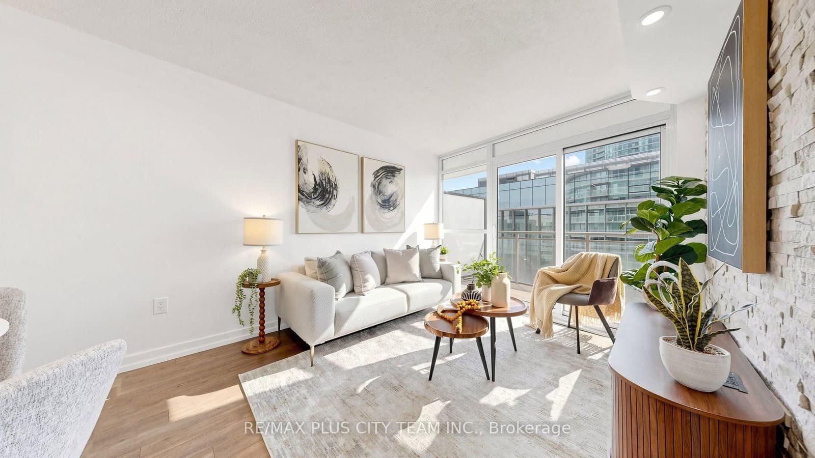 38 Dan Leckie Way, Unit 1103 thumbnail 4