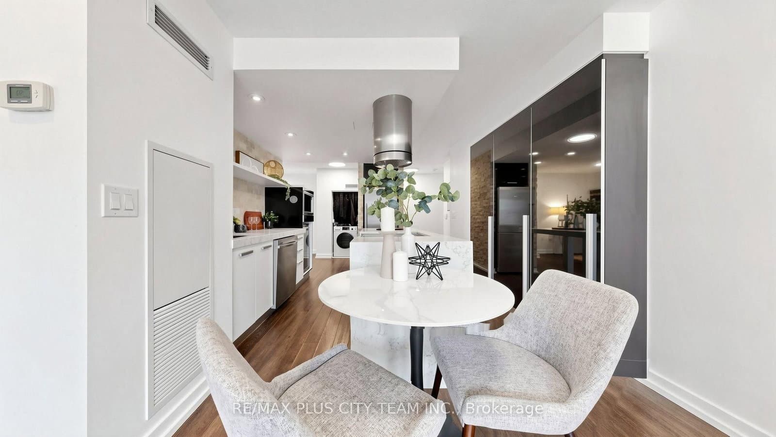 38 Dan Leckie Way, Unit 1103 thumbnail 7