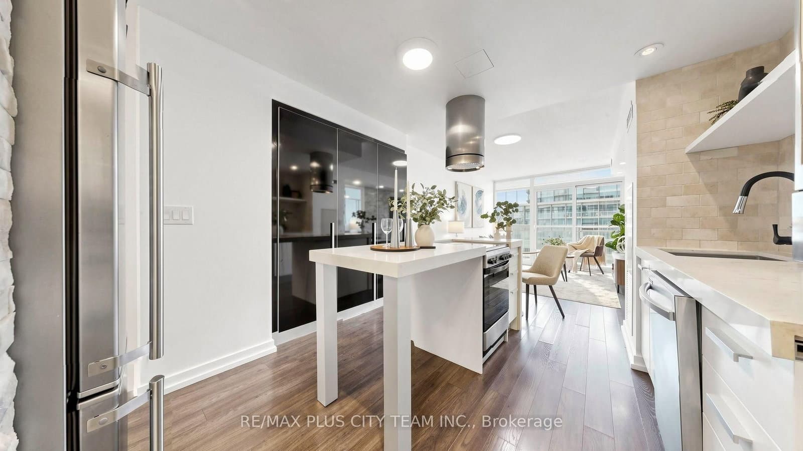 38 Dan Leckie Way, Unit 1103 thumbnail 8