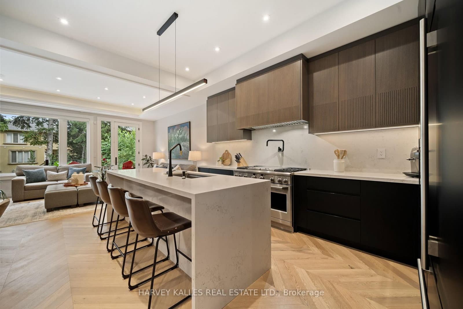 84 Florence Avenue thumbnail 14