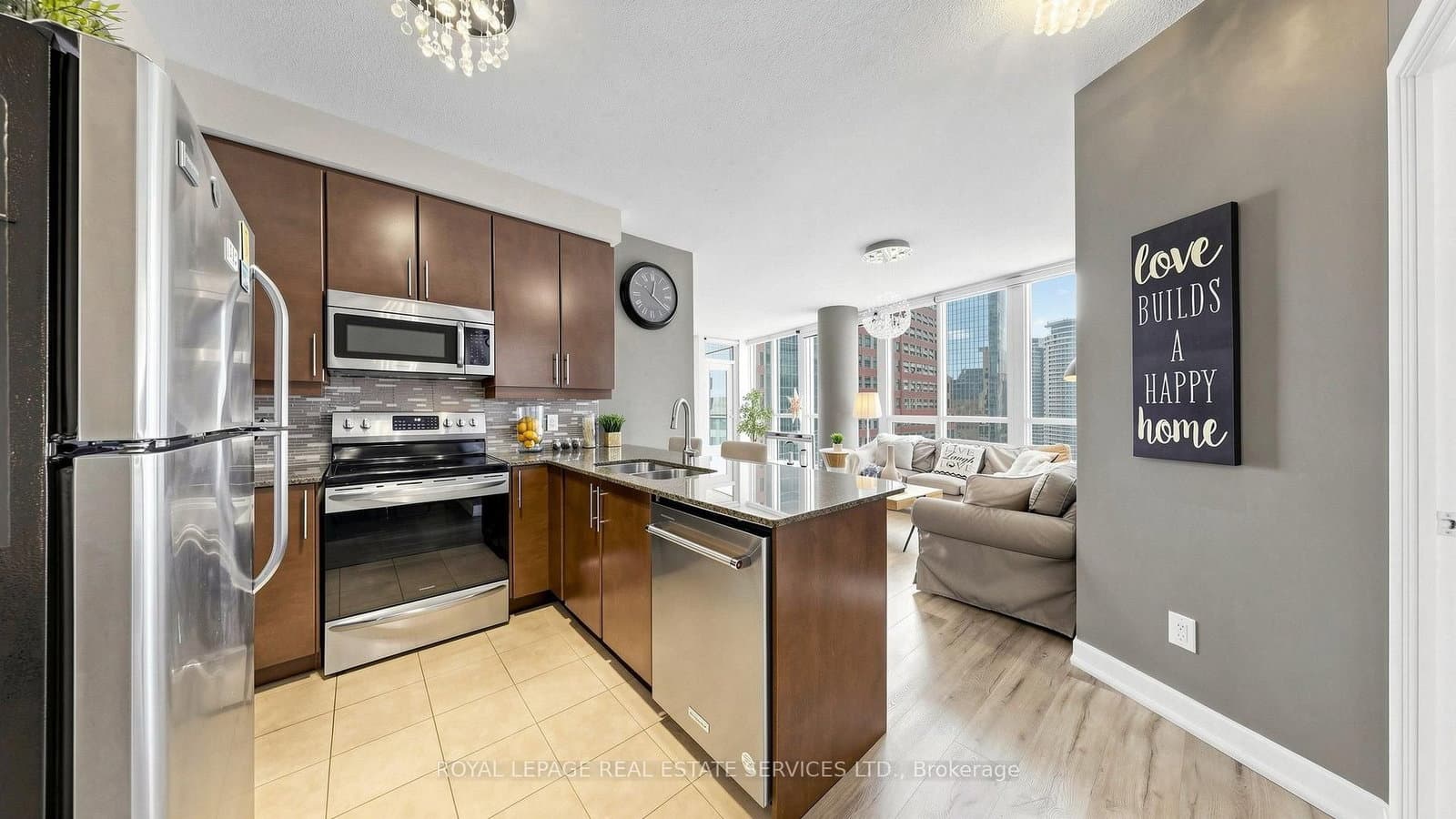 33 Bay Street, Unit 2212 thumbnail 18