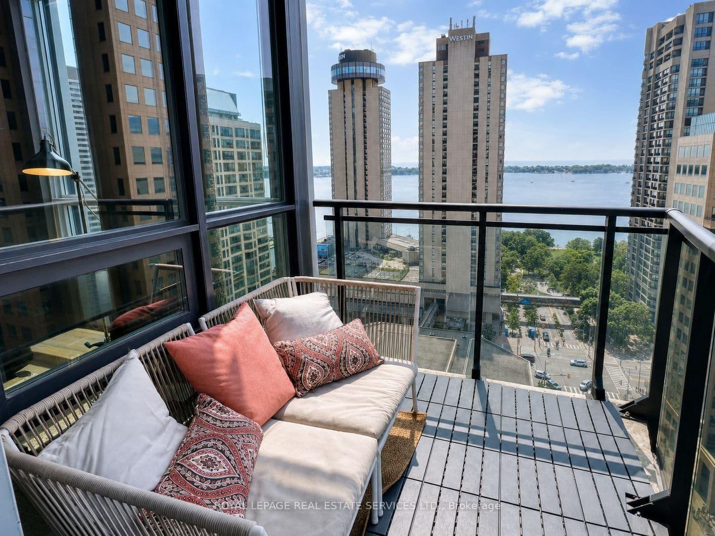 33 Bay Street, Unit 2212 thumbnail 30