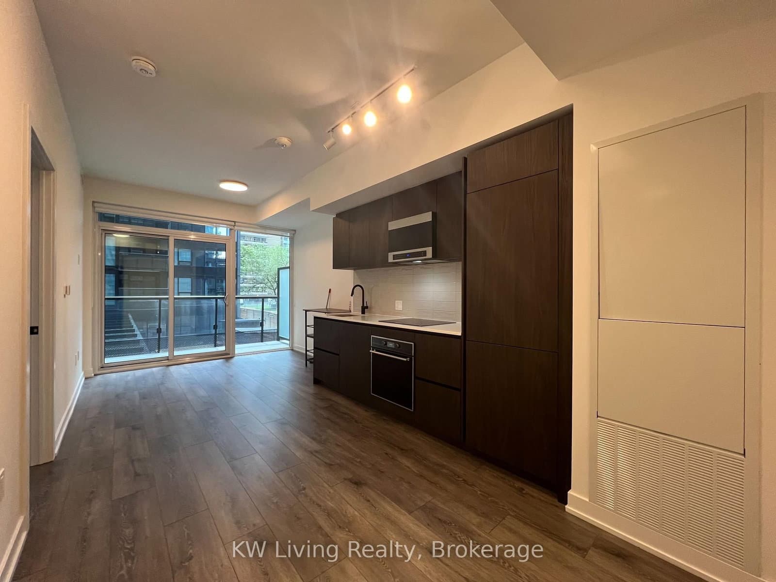 117 Broadway Avenue, Unit 201 thumbnail 11