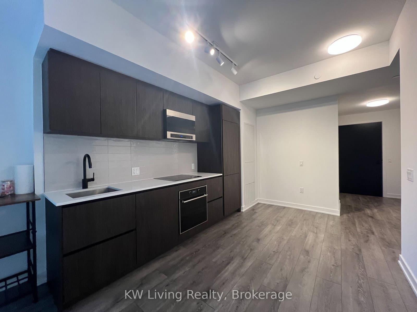 117 Broadway Avenue, Unit 201 thumbnail 18