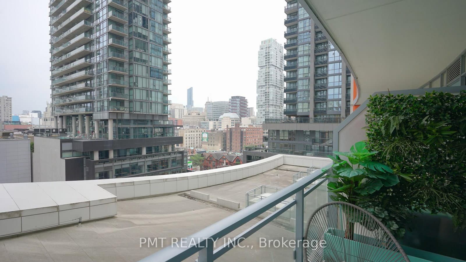 21 Widmer Street, Unit 803 thumbnail 11