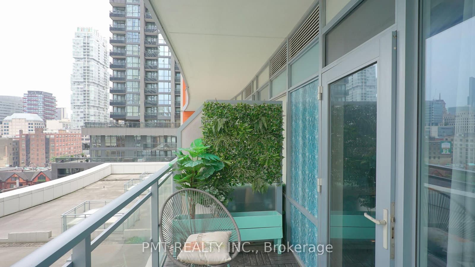 21 Widmer Street, Unit 803 thumbnail 12