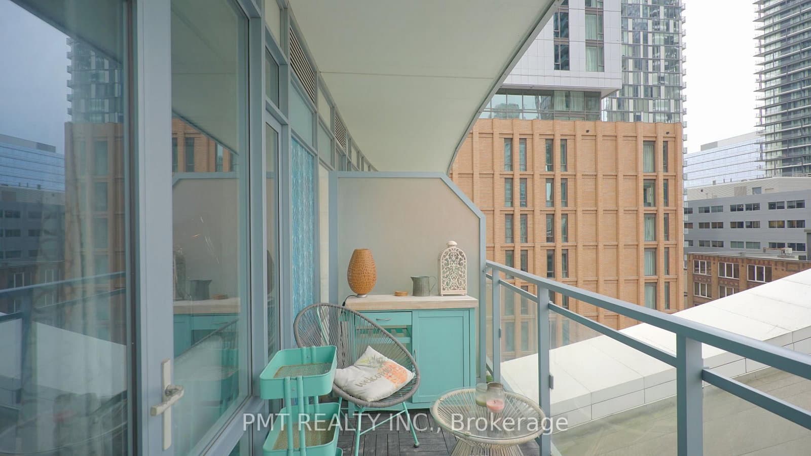 21 Widmer Street, Unit 803 thumbnail 13