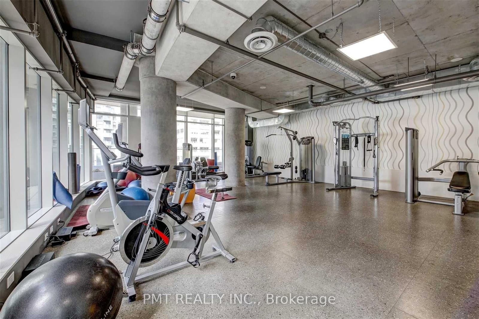 21 Widmer Street, Unit 803 thumbnail 15