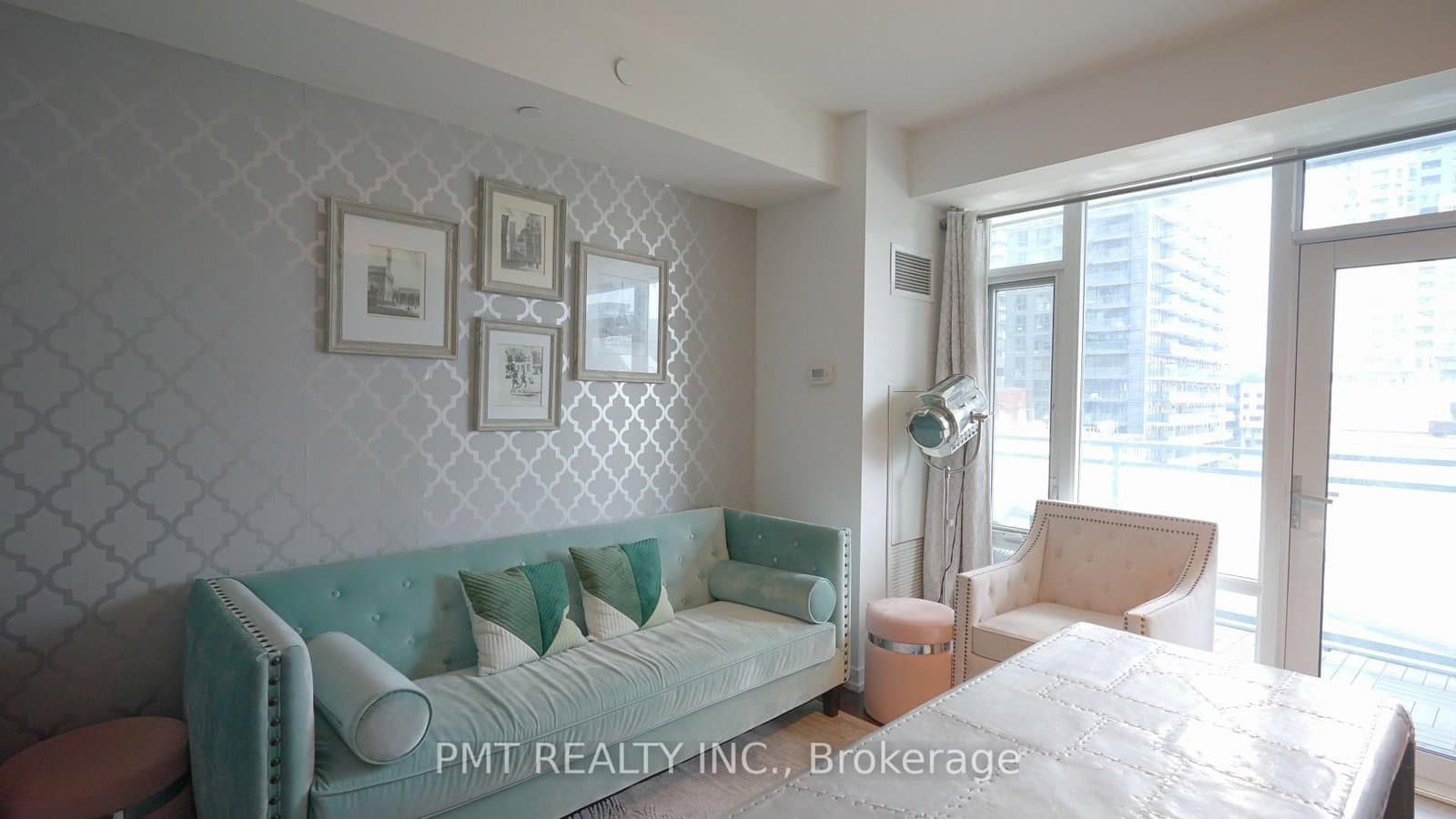 21 Widmer Street, Unit 803 thumbnail 5