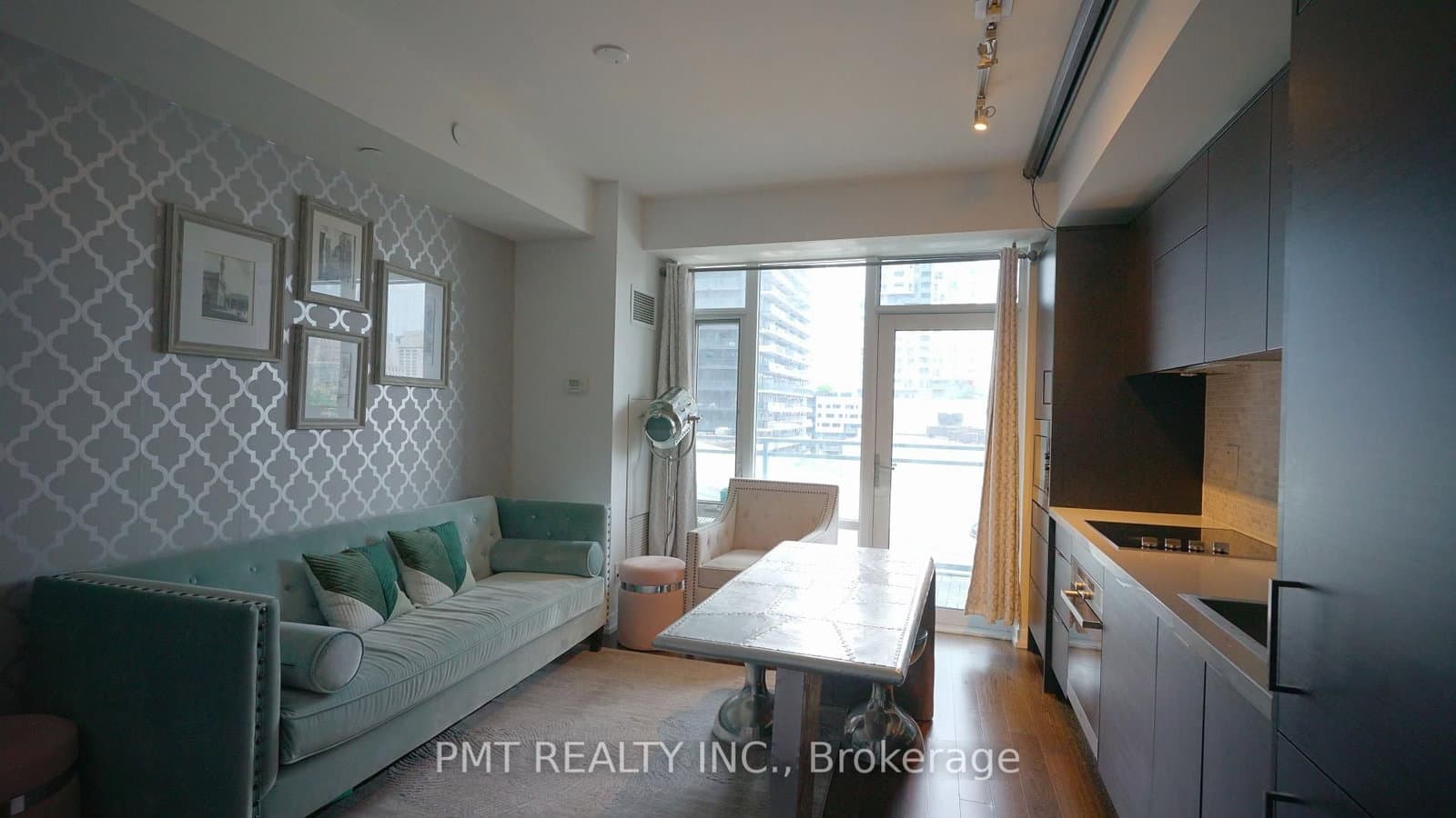 21 Widmer Street, Unit 803 thumbnail 7