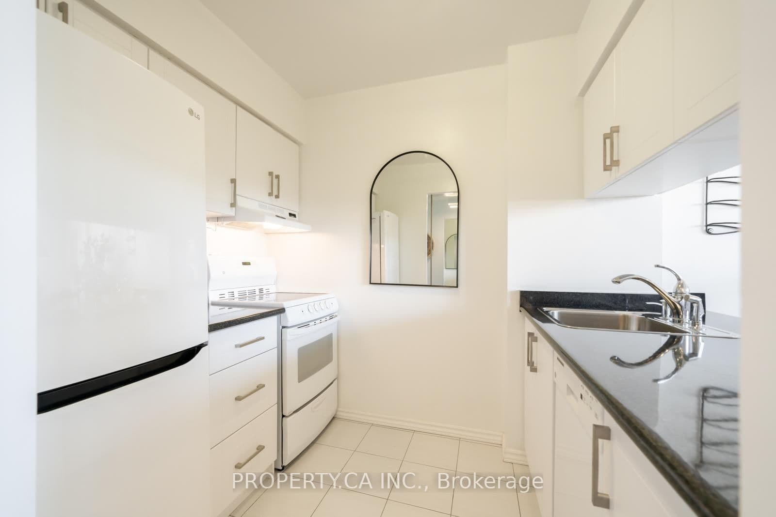 80 St Patrick Street, Unit 914 thumbnail 16