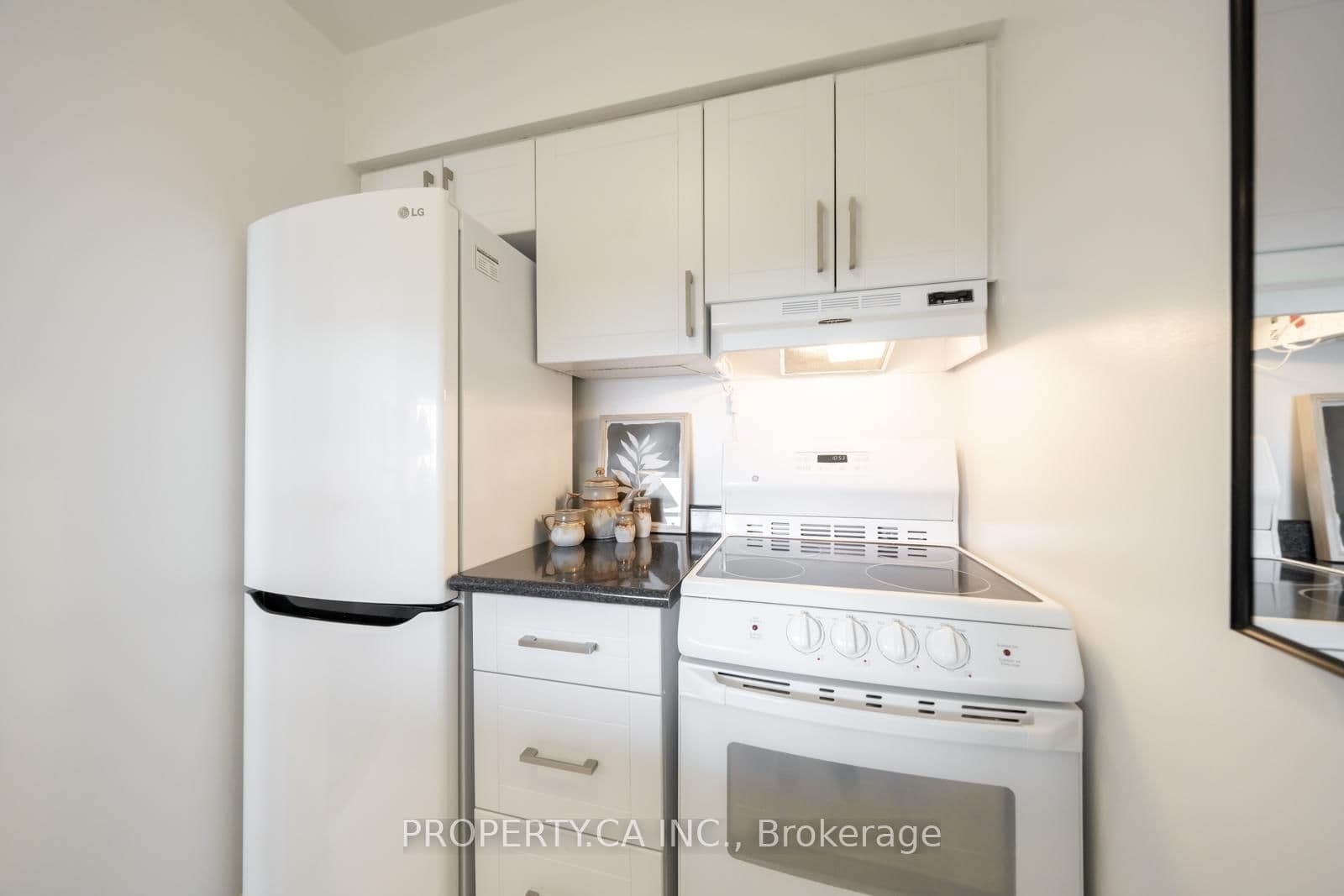 80 St Patrick Street, Unit 914 thumbnail 17