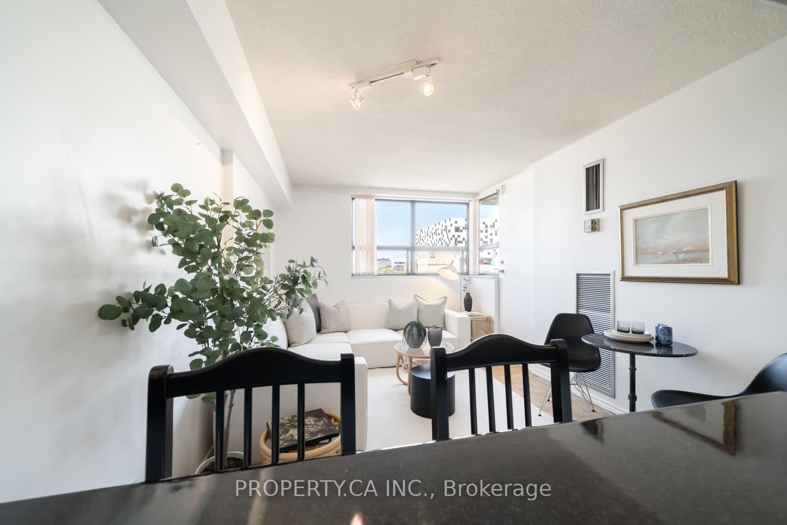 80 St Patrick Street, Unit 914 thumbnail 18