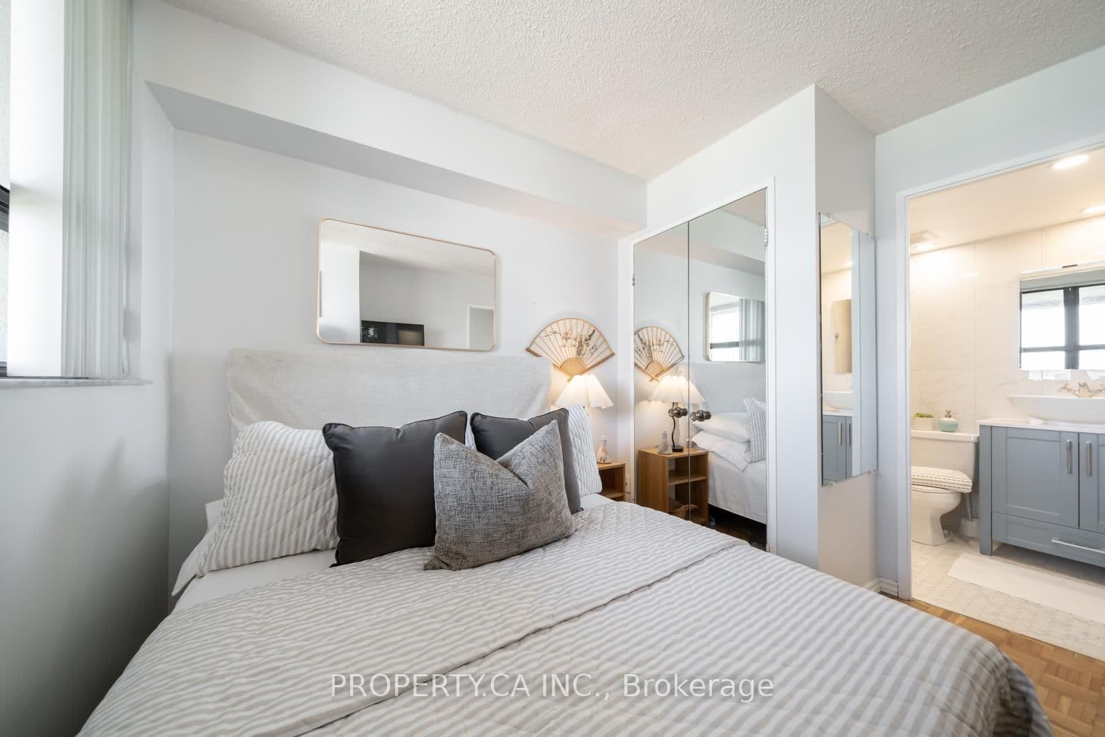 80 St Patrick Street, Unit 914 thumbnail 25