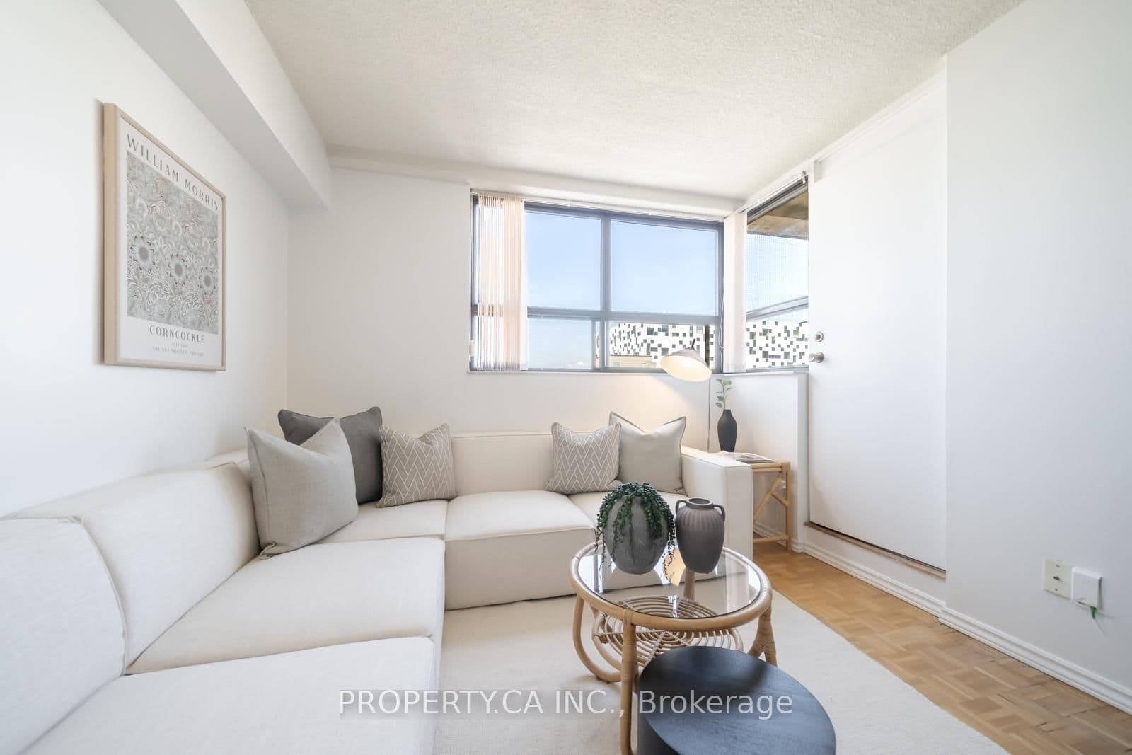 80 St Patrick Street, Unit 914 thumbnail 5