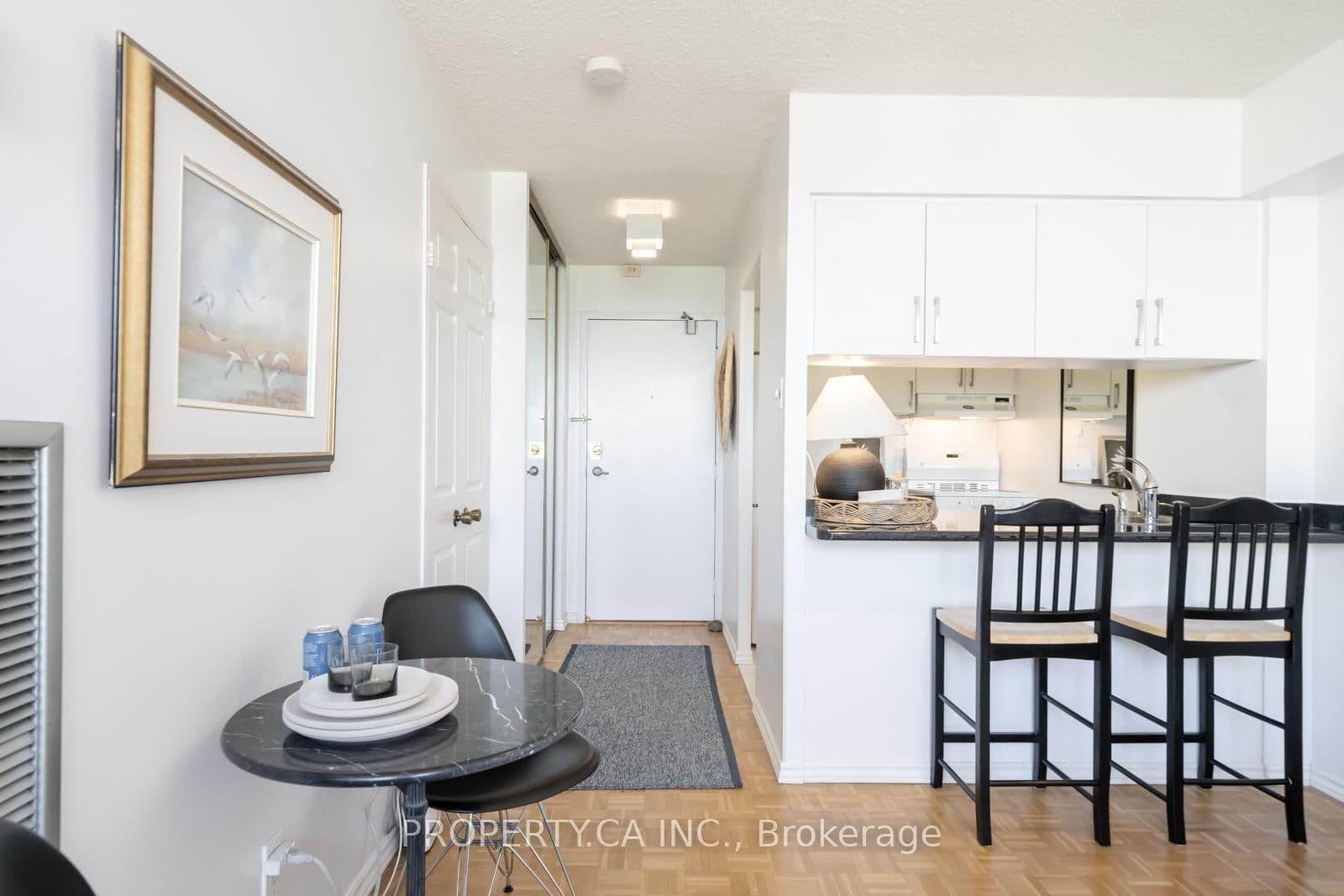 80 St Patrick Street, Unit 914 thumbnail 7