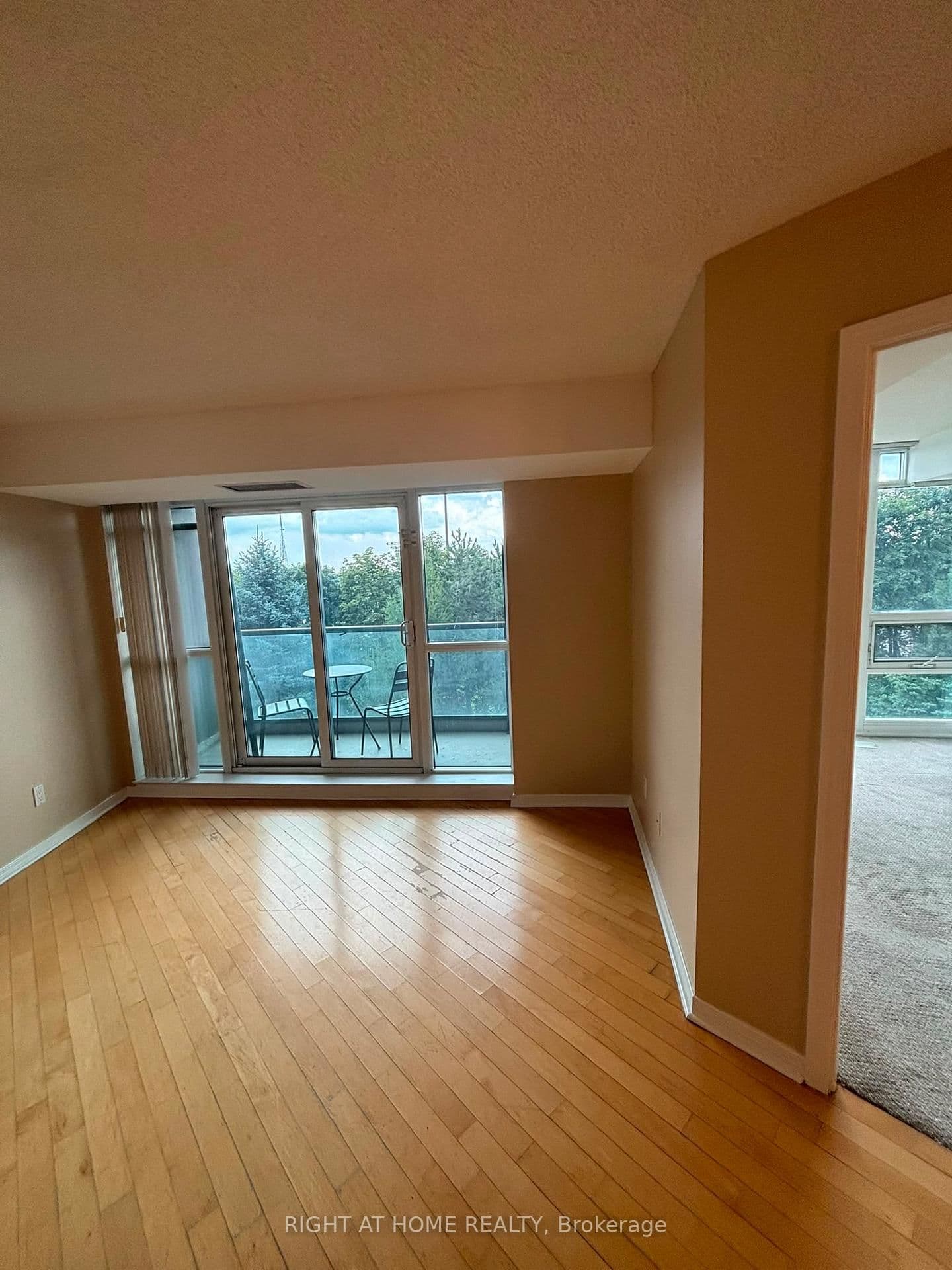 30 Harrison Garden Boulevard, Unit 503 thumbnail 3