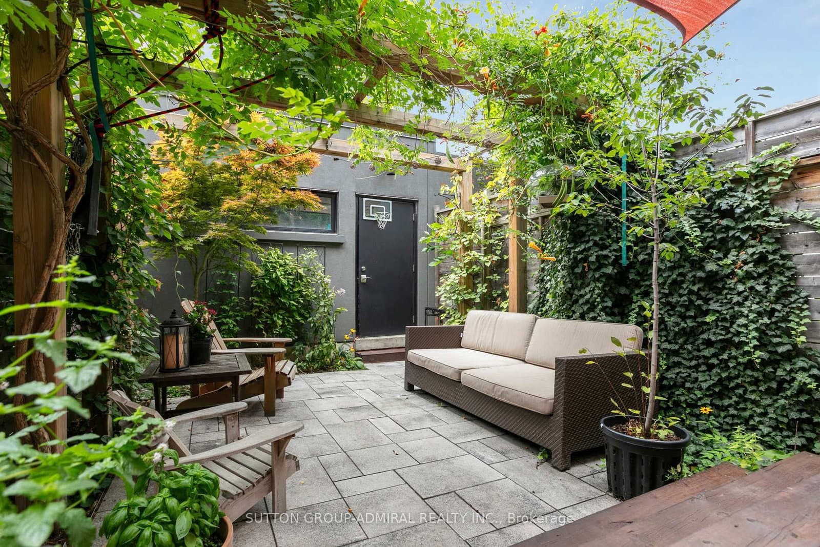 492 Shaw Street thumbnail 12