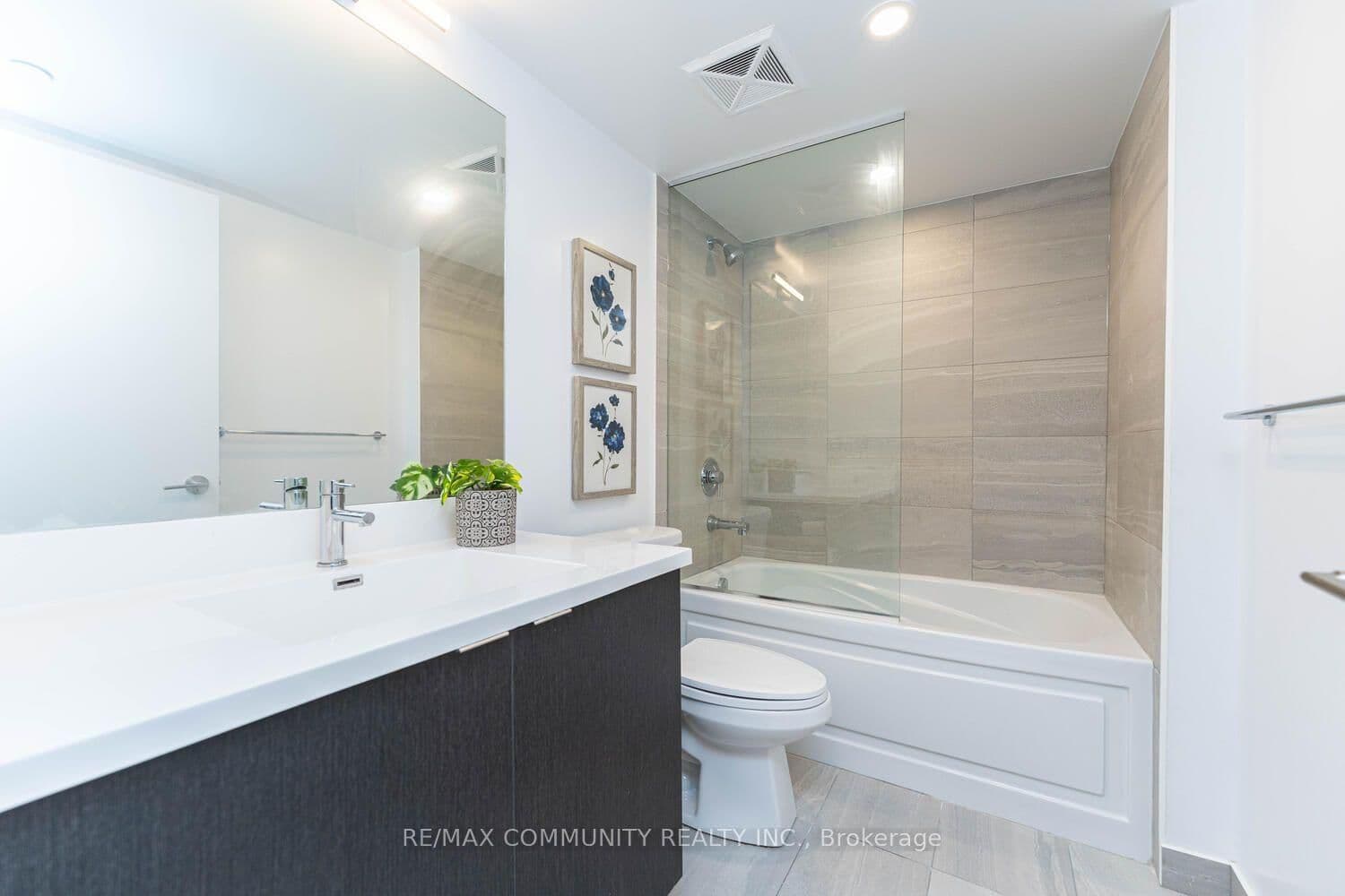 219 Dundas Street E, Unit 501 thumbnail 10
