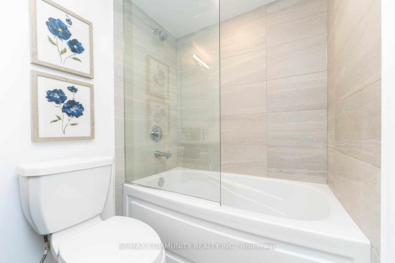 219 Dundas Street E, Unit 501 thumbnail 11