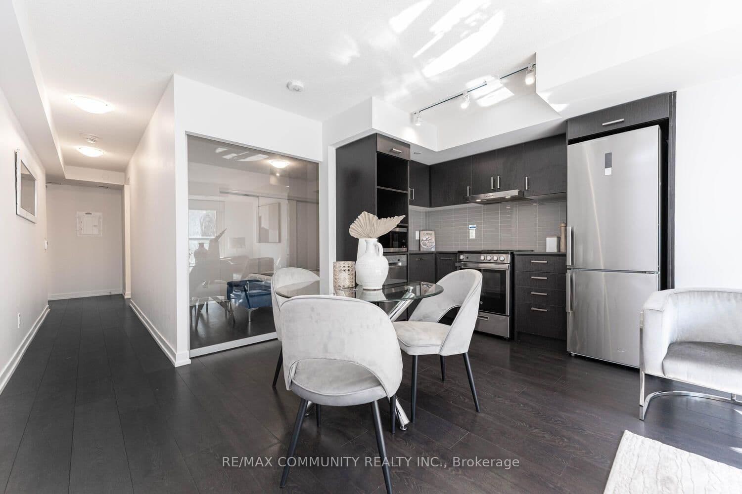219 Dundas Street E, Unit 501 thumbnail 15