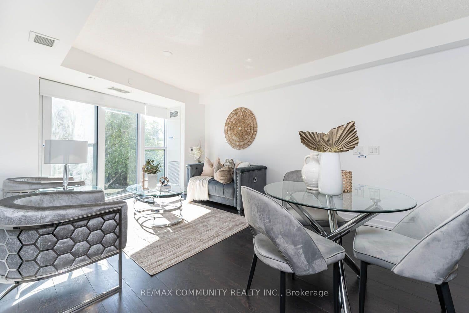 219 Dundas Street E, Unit 501 thumbnail 17