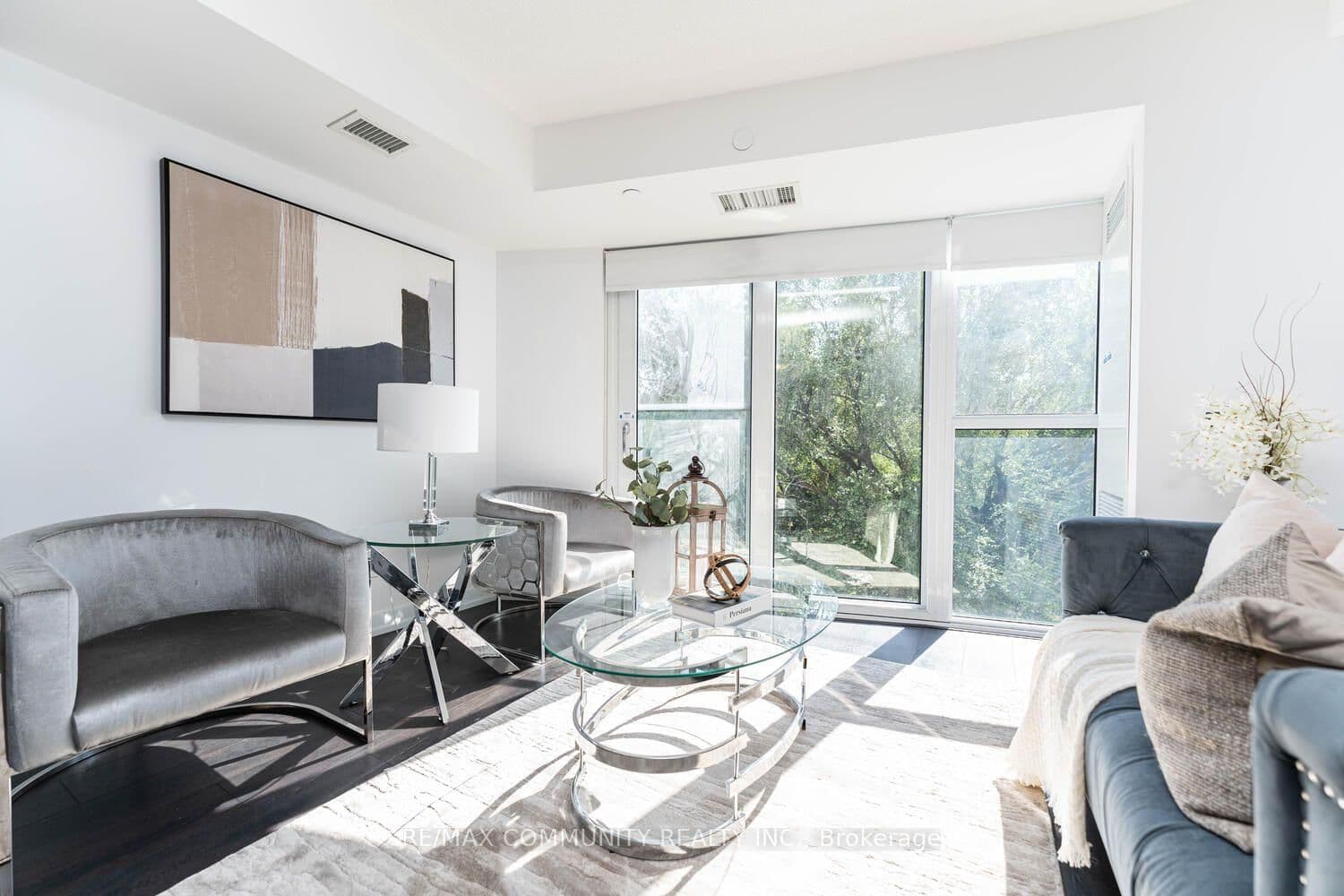 219 Dundas Street E, Unit 501 thumbnail 18