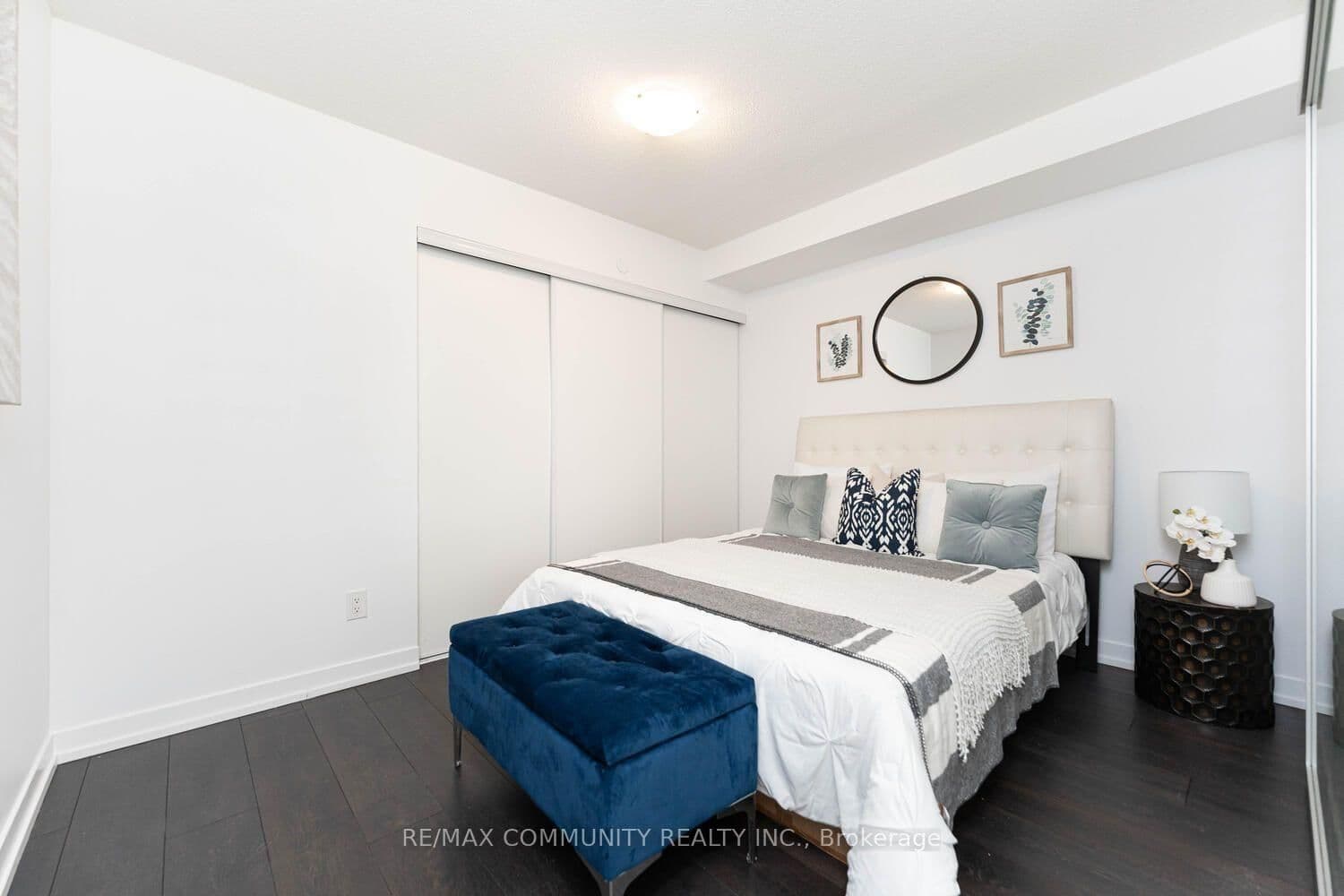219 Dundas Street E, Unit 501 thumbnail 19