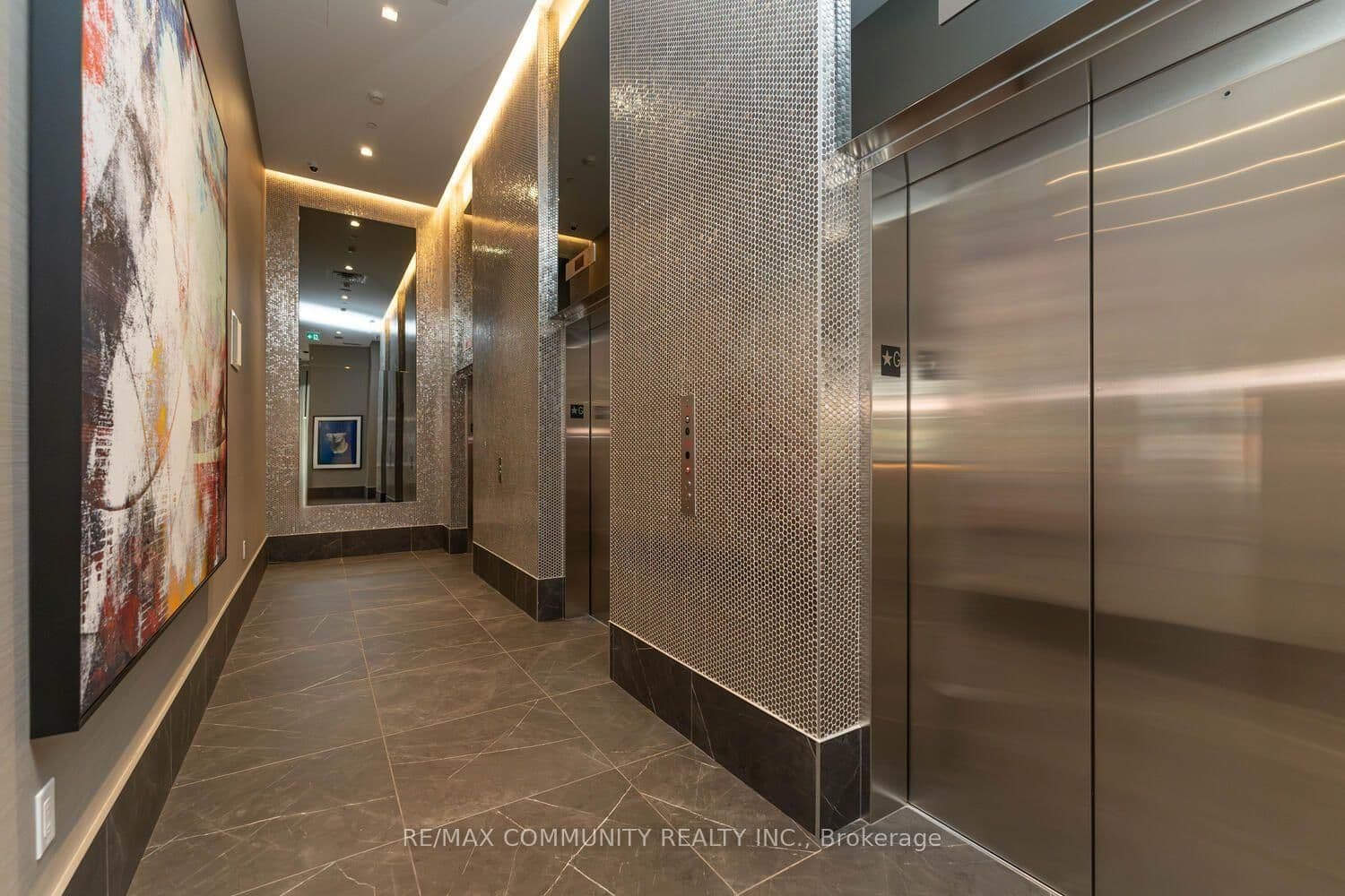 219 Dundas Street E, Unit 501 thumbnail 6