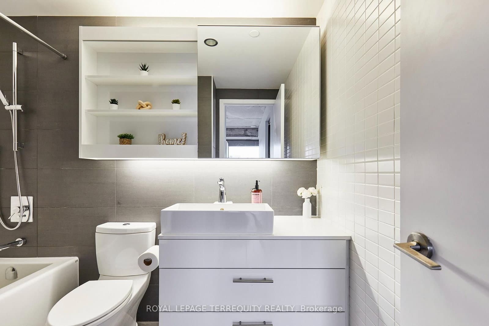 32 Trolley Crescent, Unit 702 thumbnail 12
