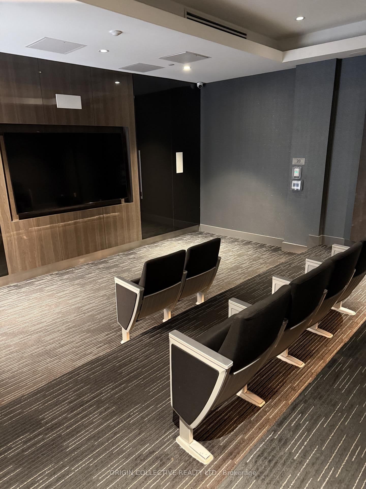 32 Forest Manor Road, Unit 407 thumbnail 11