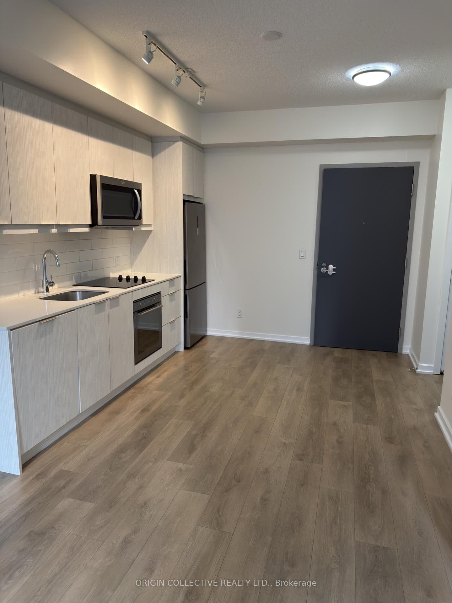 32 Forest Manor Road, Unit 407 thumbnail 3