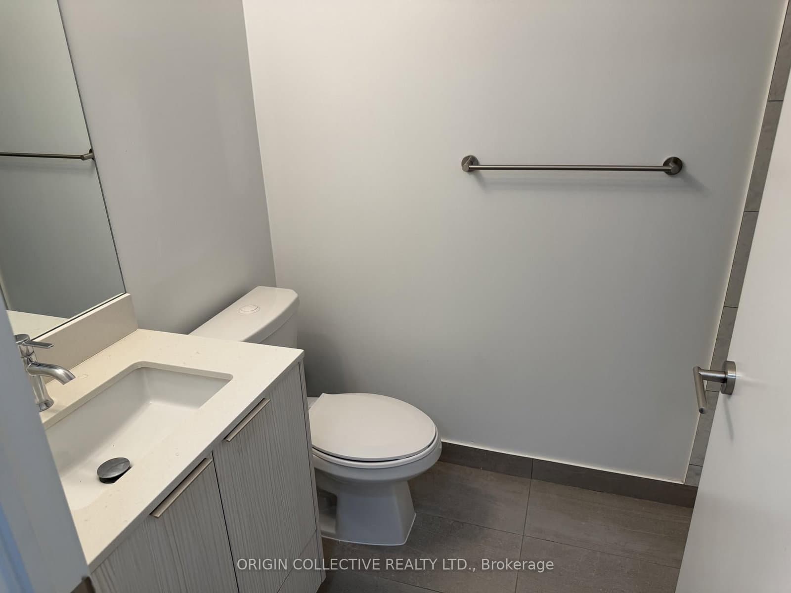 32 Forest Manor Road, Unit 407 thumbnail 9