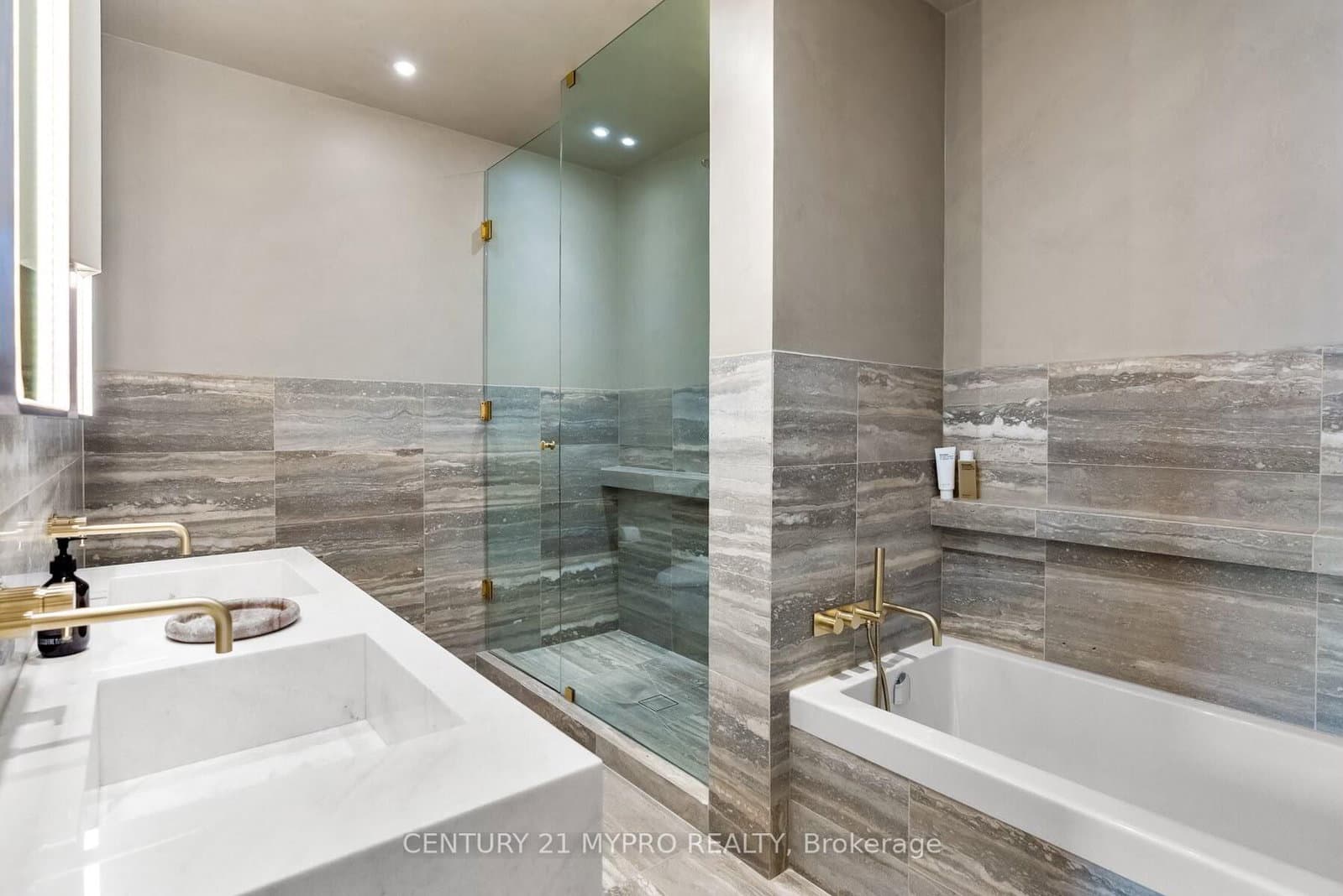 224 King Street W, Unit 3603 thumbnail 10