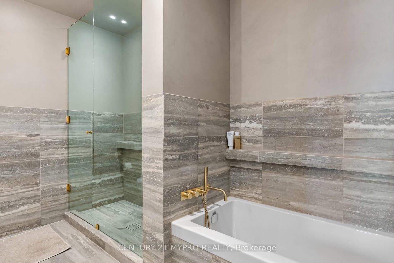 224 King Street W, Unit 3603 thumbnail 11