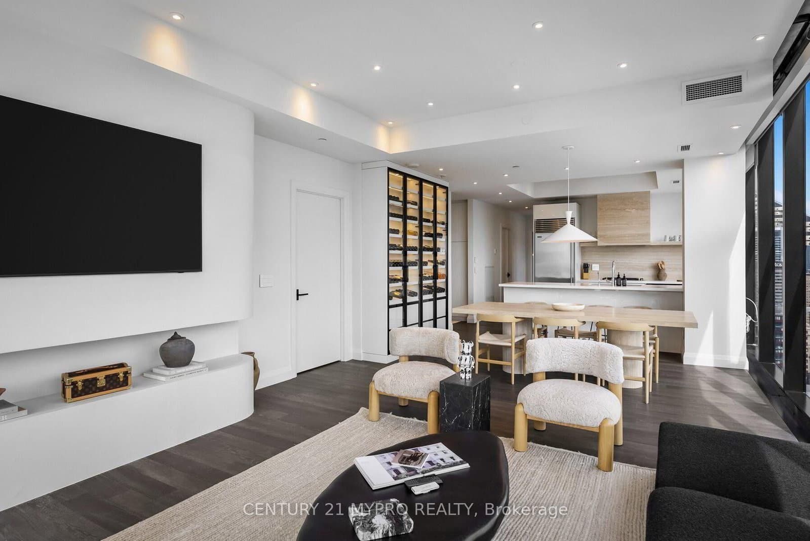 224 King Street W, Unit 3603 thumbnail 4