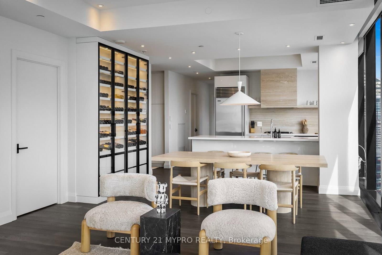 224 King Street W, Unit 3603 thumbnail 5