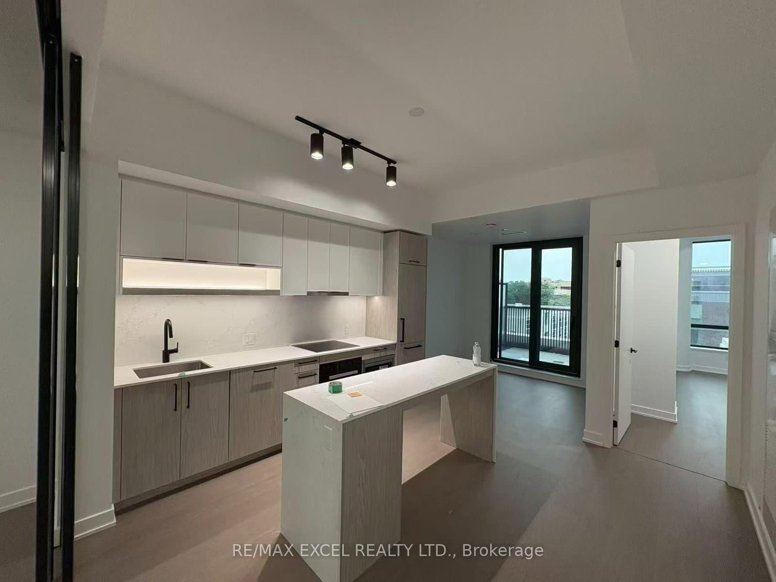 89 Montclair Avenue, Unit 817 thumbnail 2