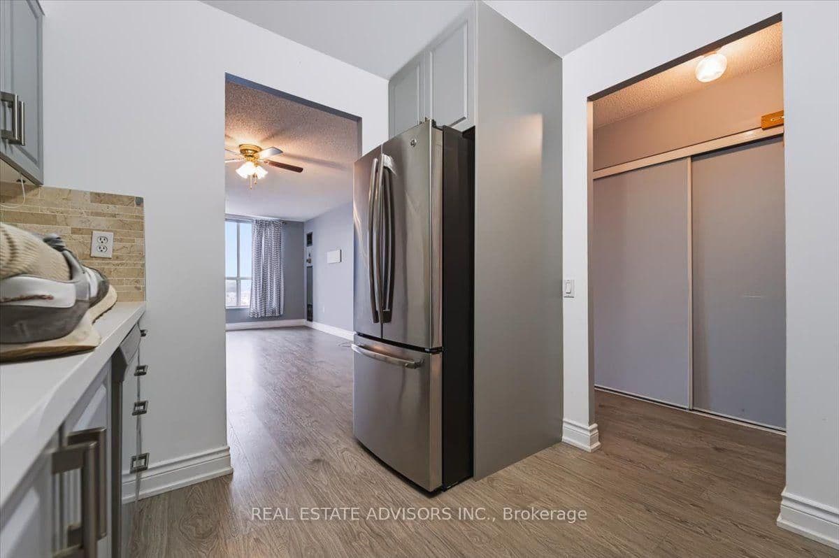 21 Overlea Boulevard, Unit Ph#07 thumbnail 6