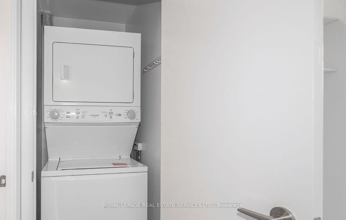 25 Carlton Street, Unit 603 thumbnail 11